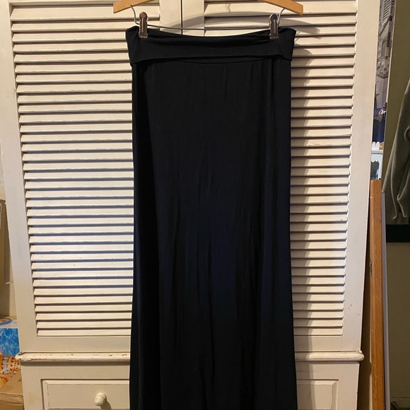All Black Maxi Skirt - Picture 1 of 3